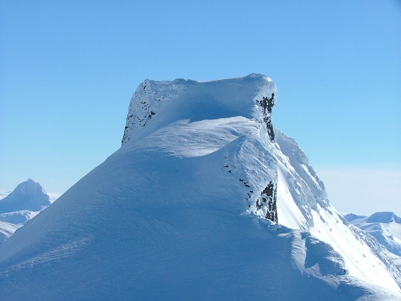 SE towards Storebjørn, 2222m, Jotunheimen, Norway, 15/3/2005, by Else Kveinen